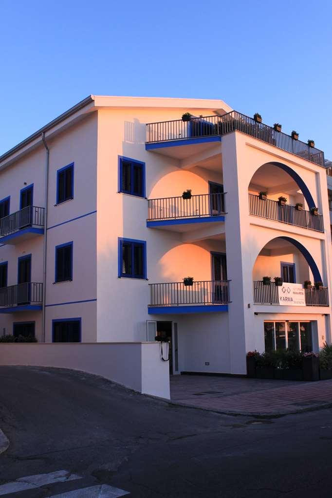 Karma Resort Venetico Exterior photo